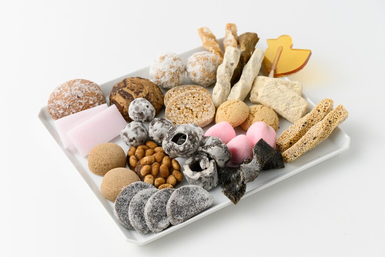 仙台駄菓子詰合わせ 2,376円（550g）。