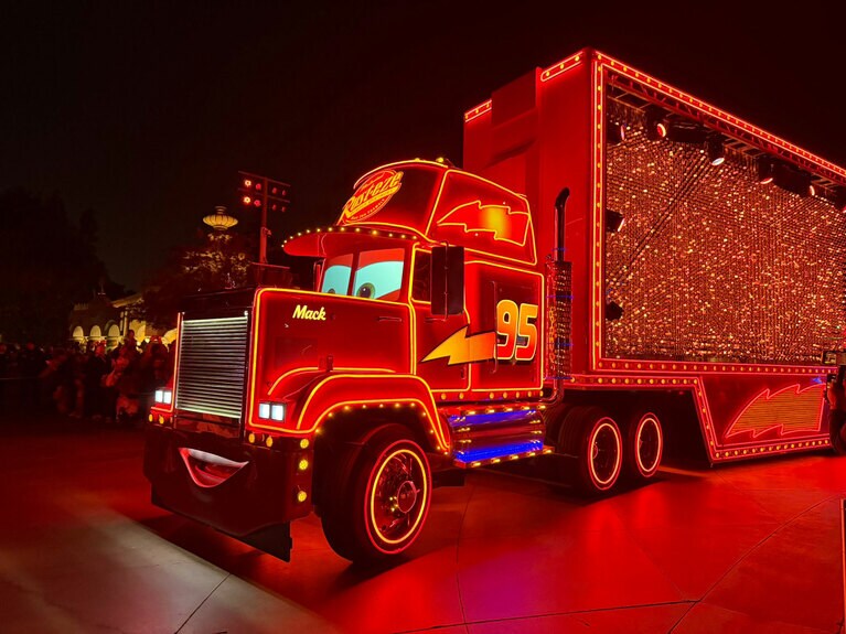 『カーズ』に登場するマック