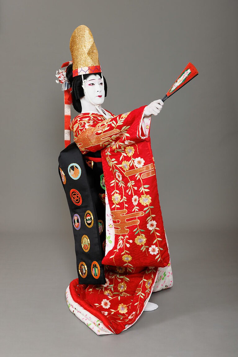 京鹿子娘道成寺』白拍子花子実は清姫の霊。