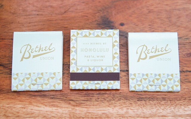 お店のロゴが入ったマッチは持ち帰りたくなるかわいさ。