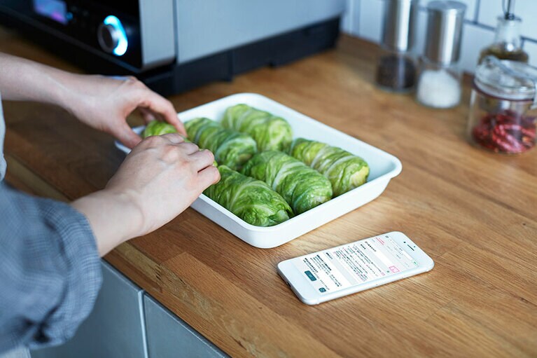 今日は何を作ろう？ と迷った時も、アプリを使えば、食材やジャンル、キーワードから作りたいレシピを検索できます。