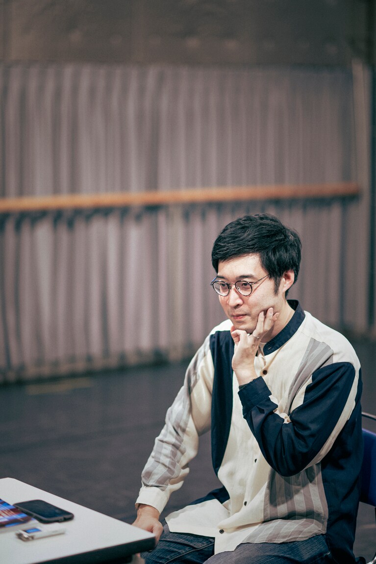 ヌトミックを主宰する額田大志さん。