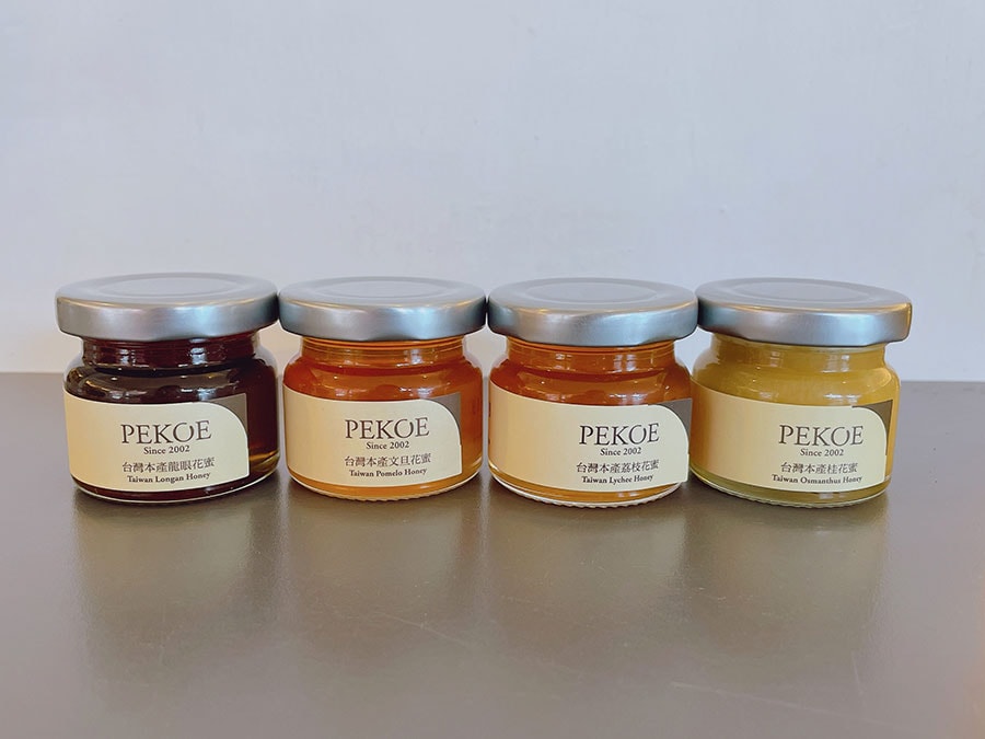 色も香りも風味もまったく異なる4種類の蜂蜜。