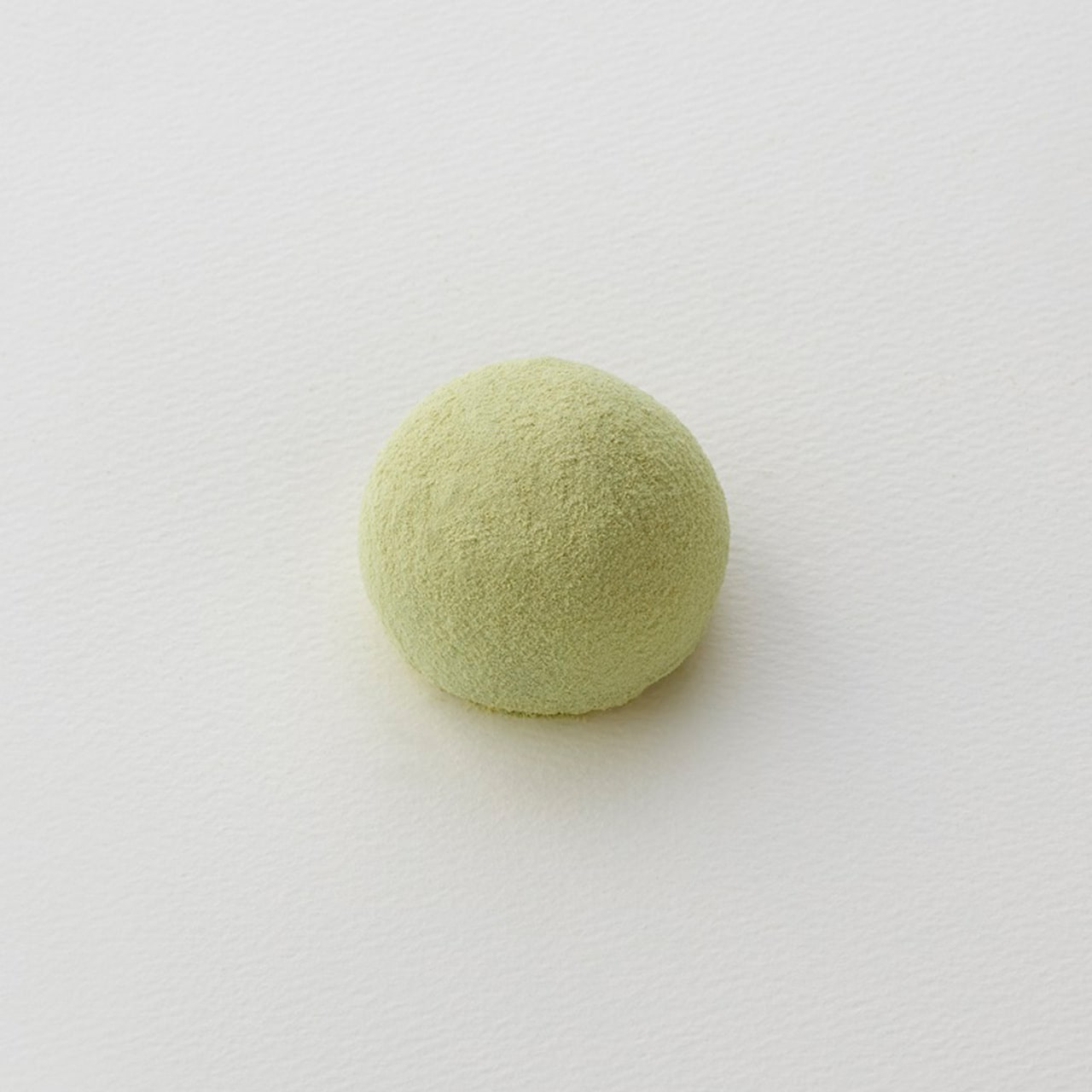 求肥（ぎゅうひ）製「宇治の里」540円。5月16日（土）～31日（日）の販売。