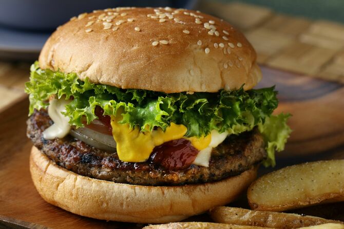 人気海外ブランドアイテム｜ファッション通販 マックでもモスバーガーでもない味部門で唯一の星5だった「月 ウィッグ・エクステ