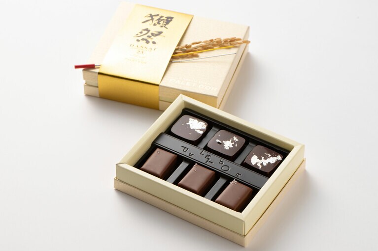 【ショコラティエ パレドオール】獺祭ショコラ6個　3,240円（税込）。