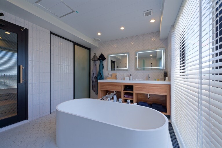 チラー付きの浴槽を採用した、バスルームのイメージ。水風呂にも、入浴にも利用できる。