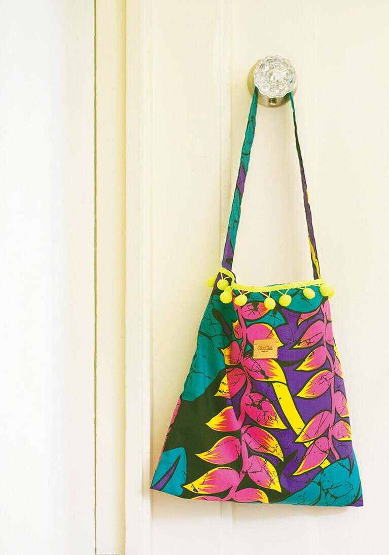 Leinai'aポンポン付きのポンポン付きの トートバッグ  28ドル。