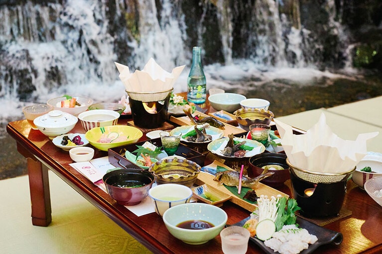 貴船川床「ひろ文」の料理イメージ。