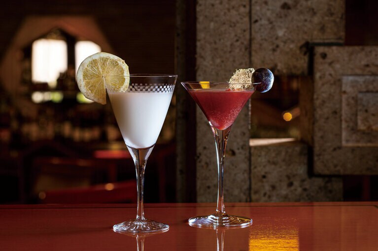 各2,640円。提供時間は11:30～21:30L.O. 
左：月下美人 ～A Queen of the Night～（7月）。 
右：Via Lune ～月の通り道～（8月）。