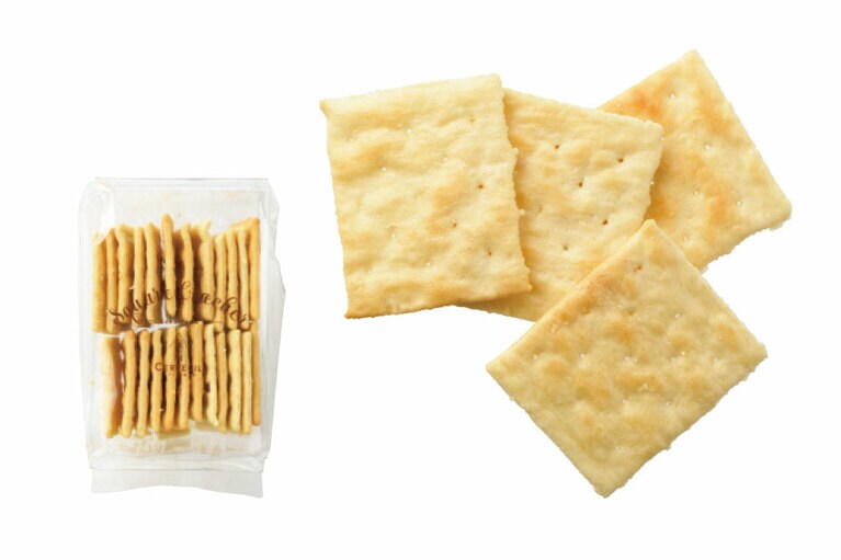 国産小麦クラッカー  24枚入り 300円／セルフィユ軽井沢