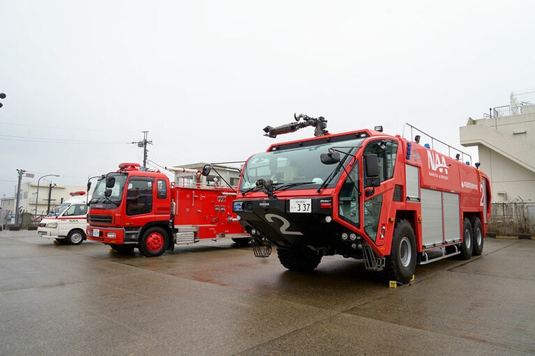 80メートル先に目的物への放水が可能という消防車。24時間出動が可能だ。