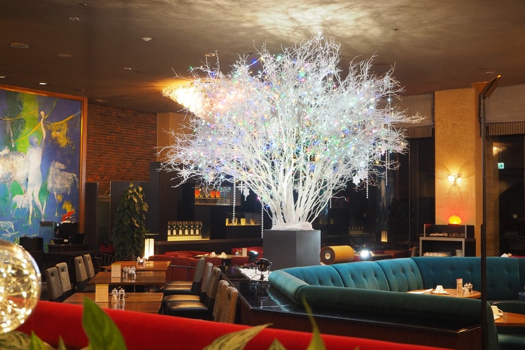 ガーデンラウンジのクリスマスツリー。