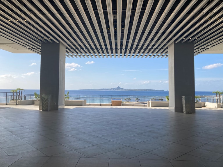 ロビーの前に広がる景色に感嘆の声が漏れる。