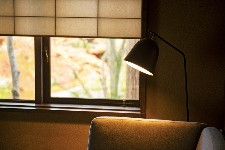 照明も心地よく。