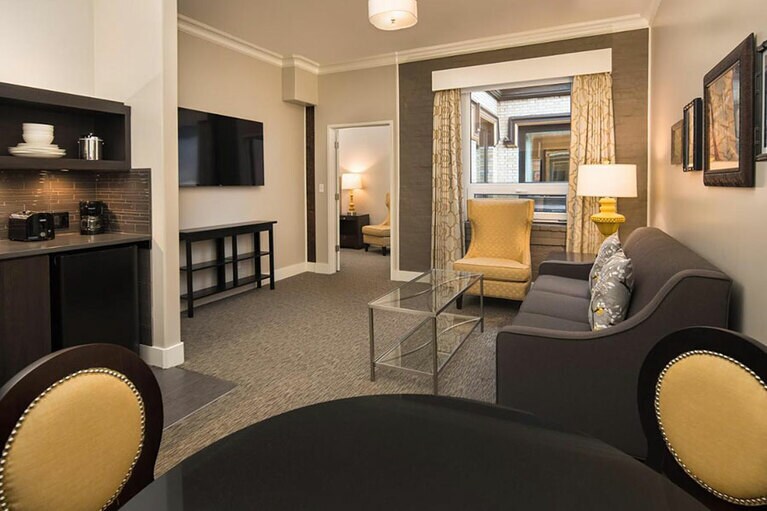 マスタースイートのLDKスペース。