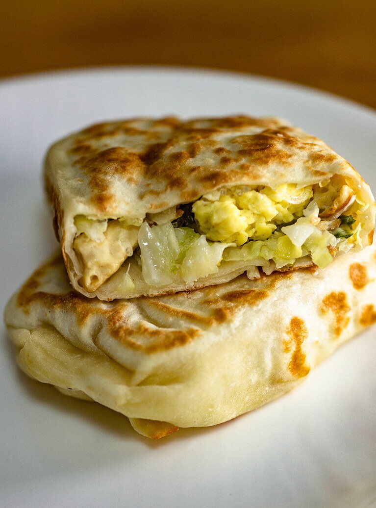 「招牌豆腐捲」30元。あつあつを頰張りたい！