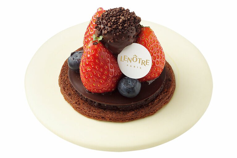 「エスプリ・タルトレット・フレーズ・ショコラ」810円／ ルノートル