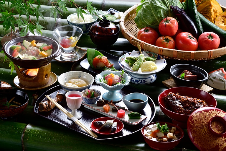 会津東山温泉 向瀧［福島／会津東山温泉］夏の献立。