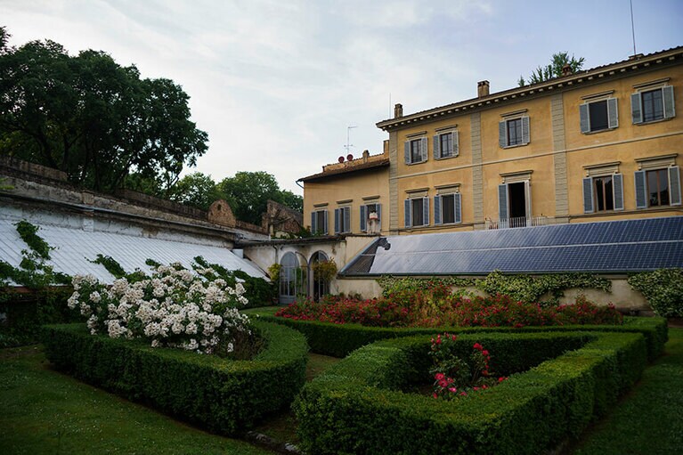 庭園も見逃さないで。